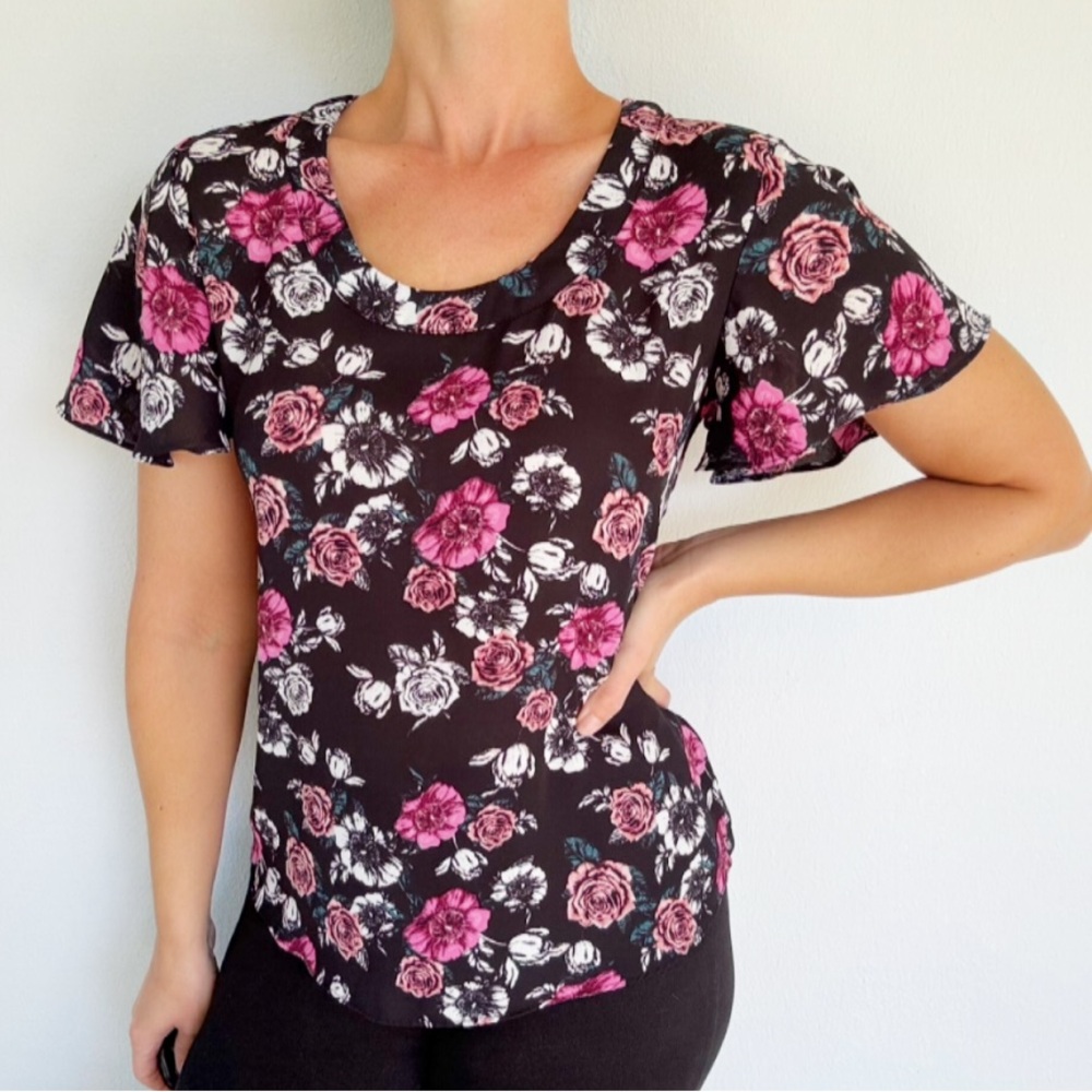 Pink Rose black pink floral print lightweight short sleeve blouse size medium